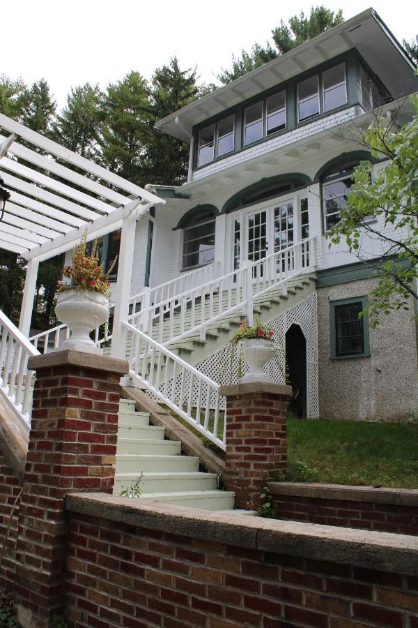 The Hillside B&B. Home W/ Breakfast Service! Уисконсин Делс Екстериор снимка